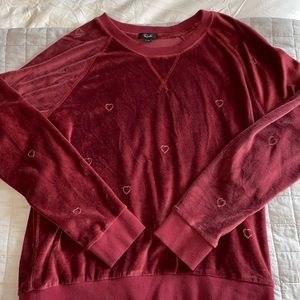 Rails Size M Heart sweater, runs true to size, perfect for fall and winter